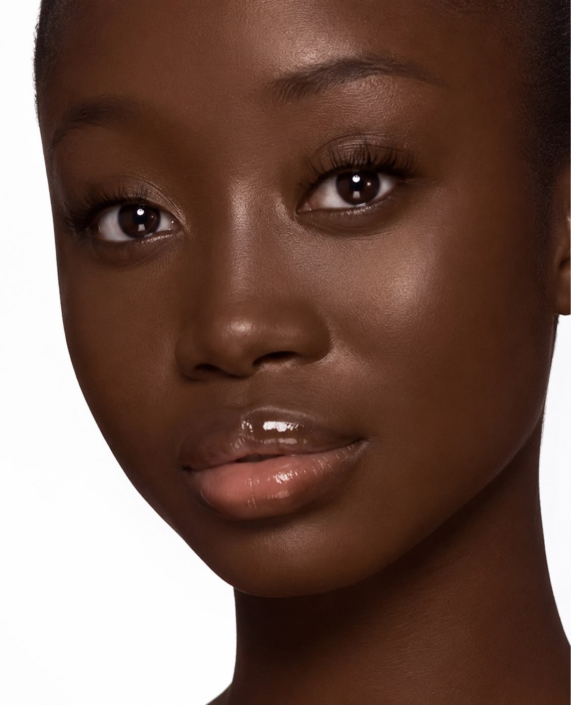 ISAM COSMETICS – Liquid Foundation SPF 15 ✨ L1 – Image 2