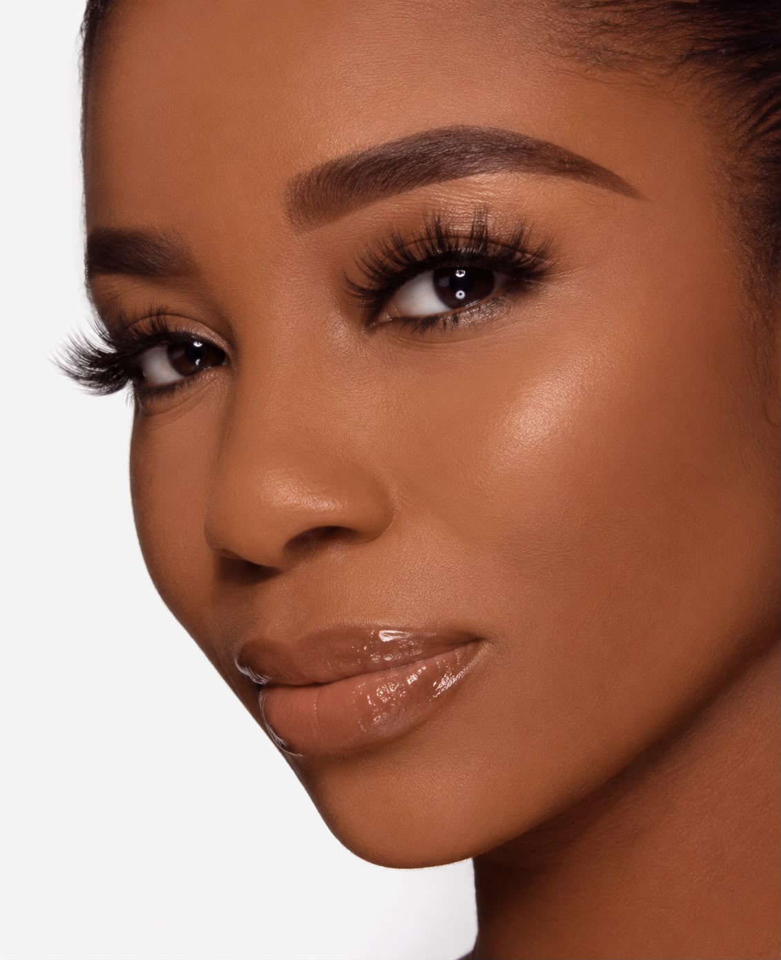 ISAM COSMETICS – Liquid Foundation SPF 15 ✨L2 – Image 2